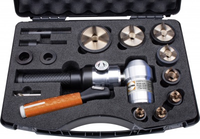 TRISTAR PLUS STAINLESS STEEL hydraulische haakse pompset met ponsmatrijzen, voorboorbit en trekpennen