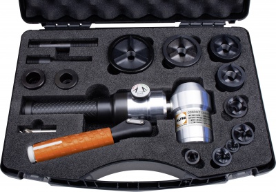 Hydraulische pompset, schuin, met ponsmatrijzen en voorboor- en trekpennen voor staal