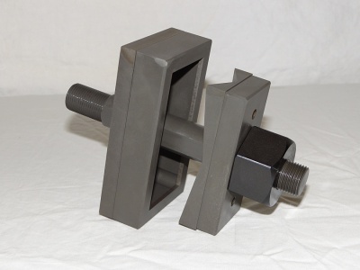 Op maat gemaakte rechthoekige ponsen voor elektrische kastdeuren, laagspanningspanelen, elektrische dozen en behuizingen