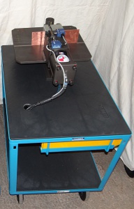 Mobiele hydraulische buigmachine, bediend door elektrohydraulische besturing met voetpedaal voor het buigen van 160x10mm koperen staven